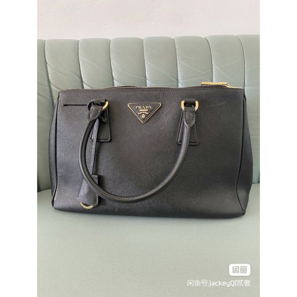 Prada Women Pre-Loved Bag Very Good Condition